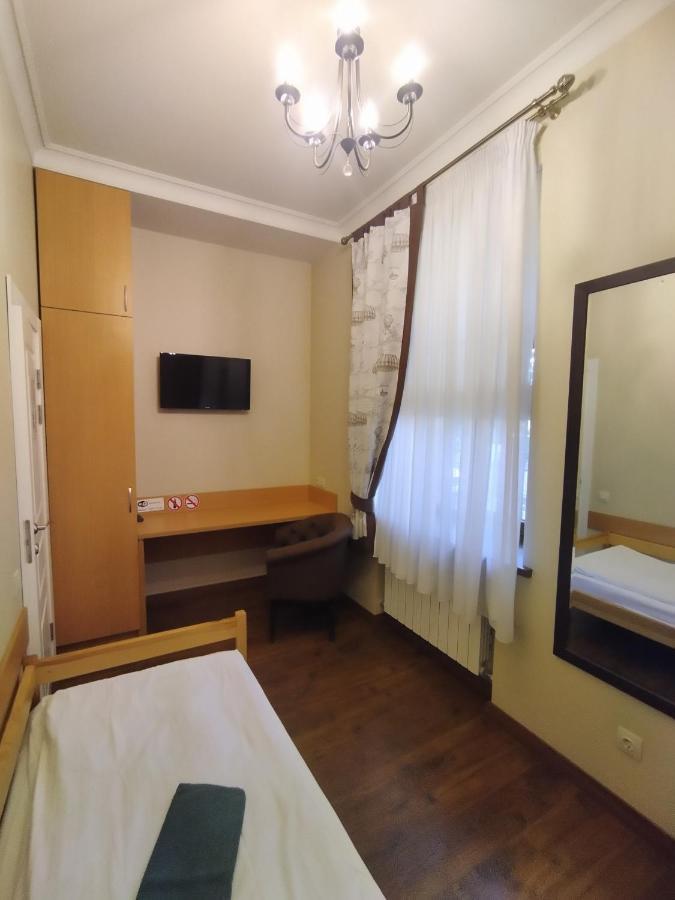 Belokorichi Hotell Kiev Exteriör bild