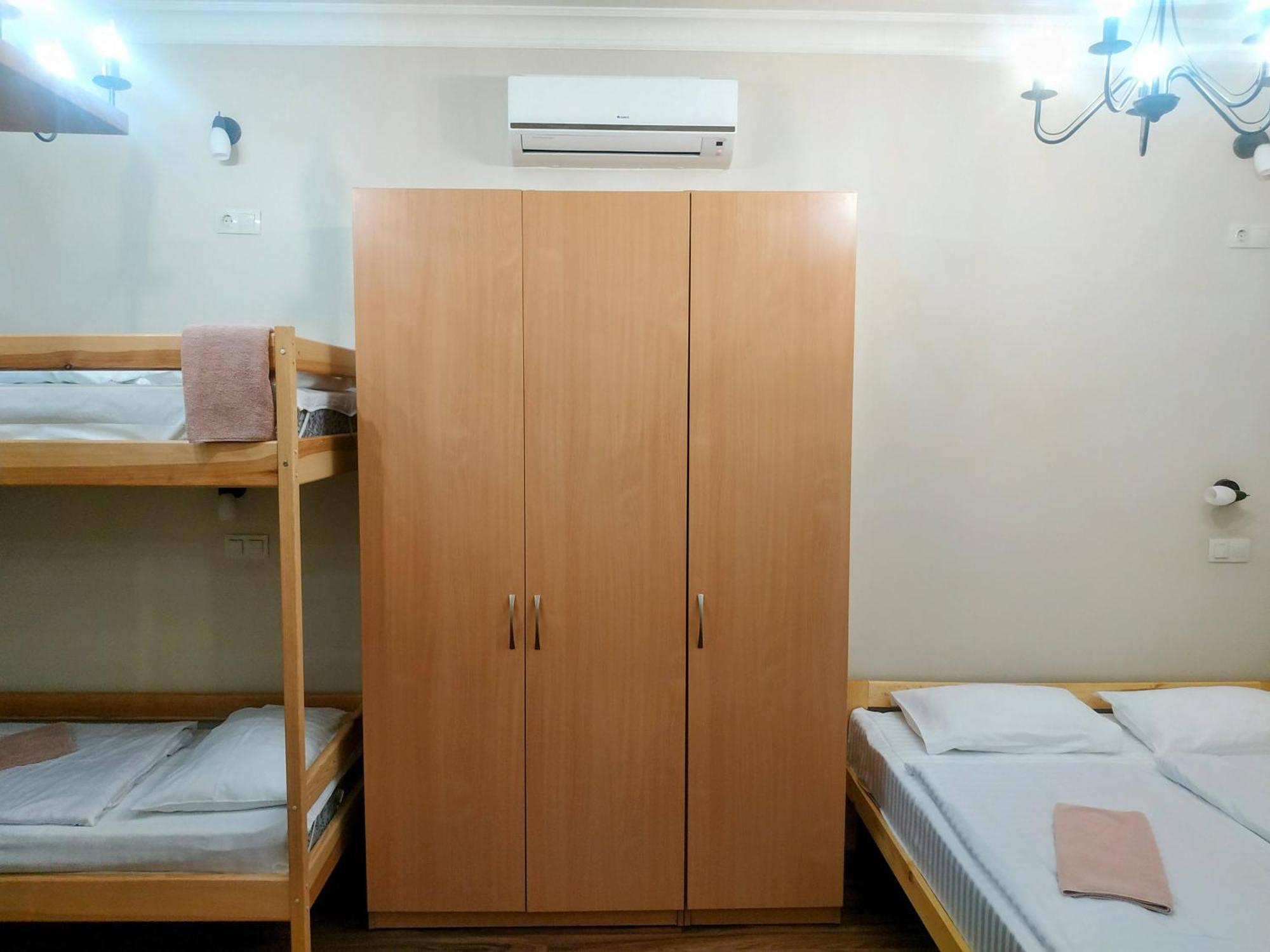 Belokorichi Hotell Kiev Exteriör bild