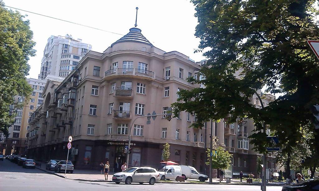 Belokorichi Hotell Kiev Exteriör bild