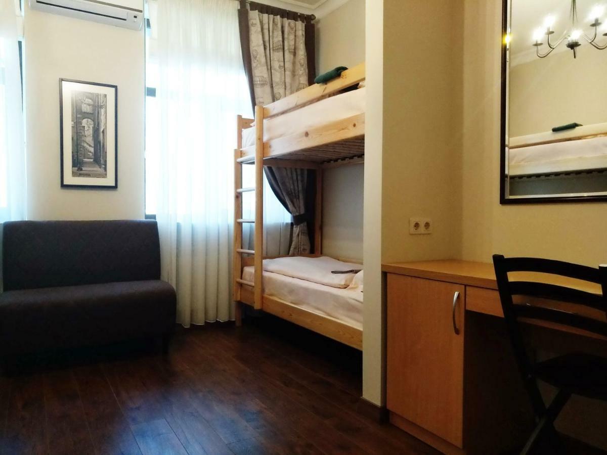 Belokorichi Hotell Kiev Exteriör bild