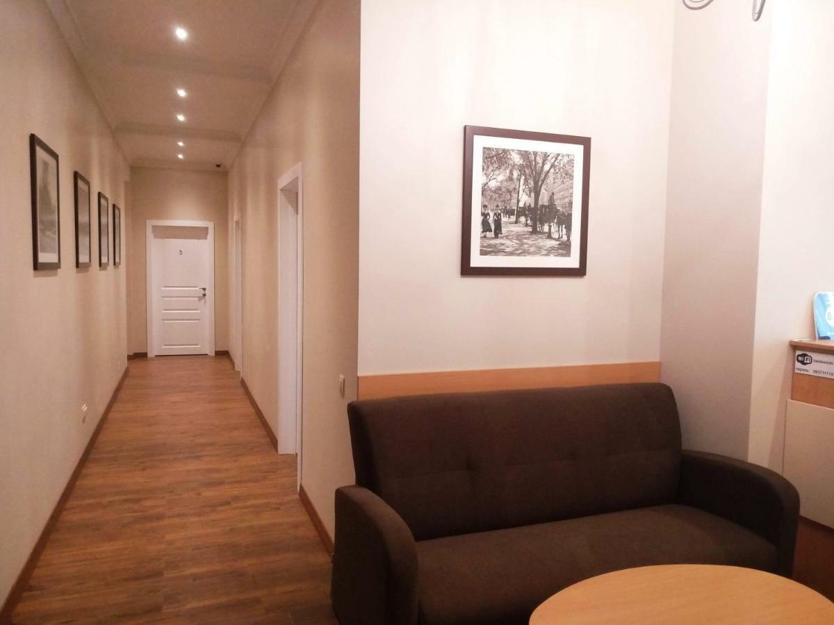 Belokorichi Hotell Kiev Exteriör bild