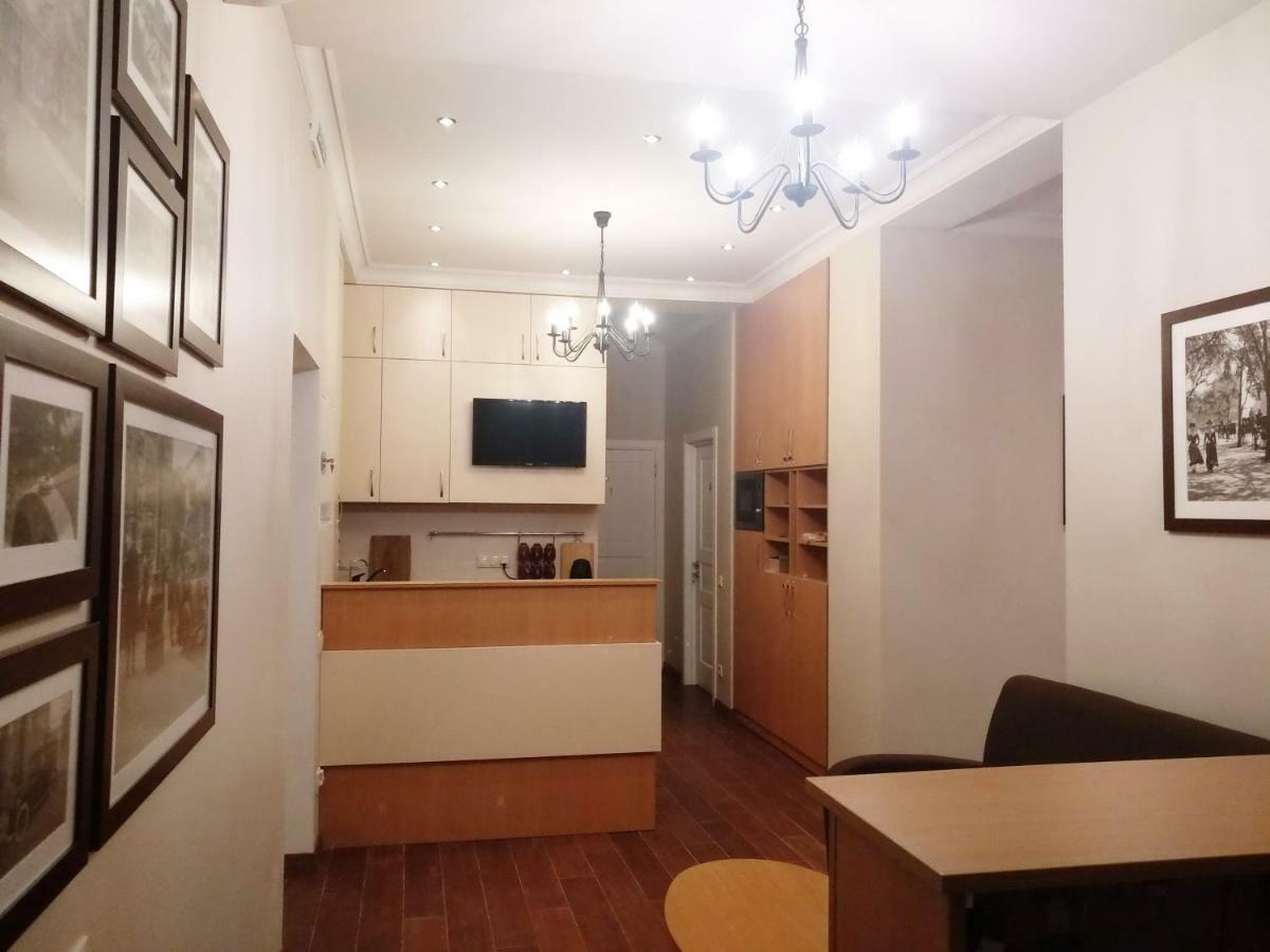 Belokorichi Hotell Kiev Exteriör bild